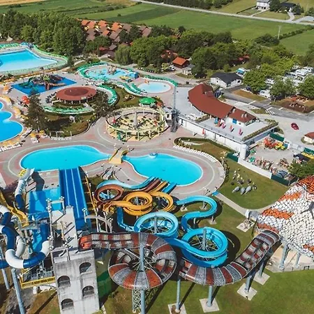 F96 Terme Olimia, Aqualuna Kamp Natura Card Included Year Lägenhet